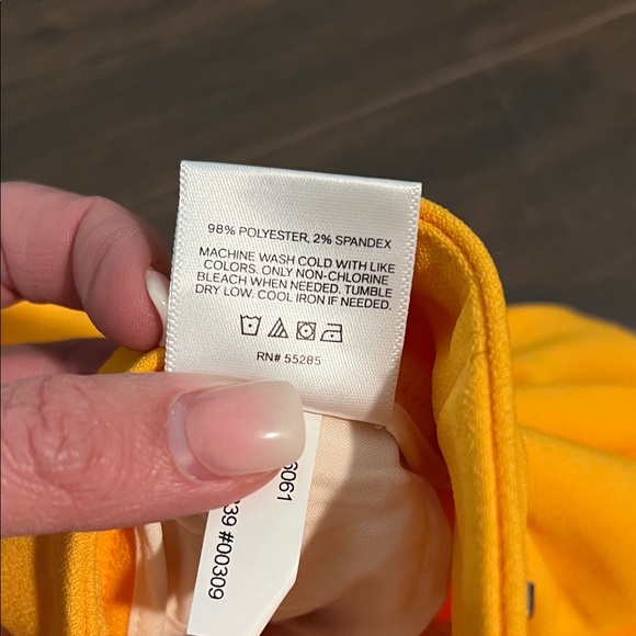 Express High-Waist Pleated Trousers in Bright Orange - Picture 4 of 14